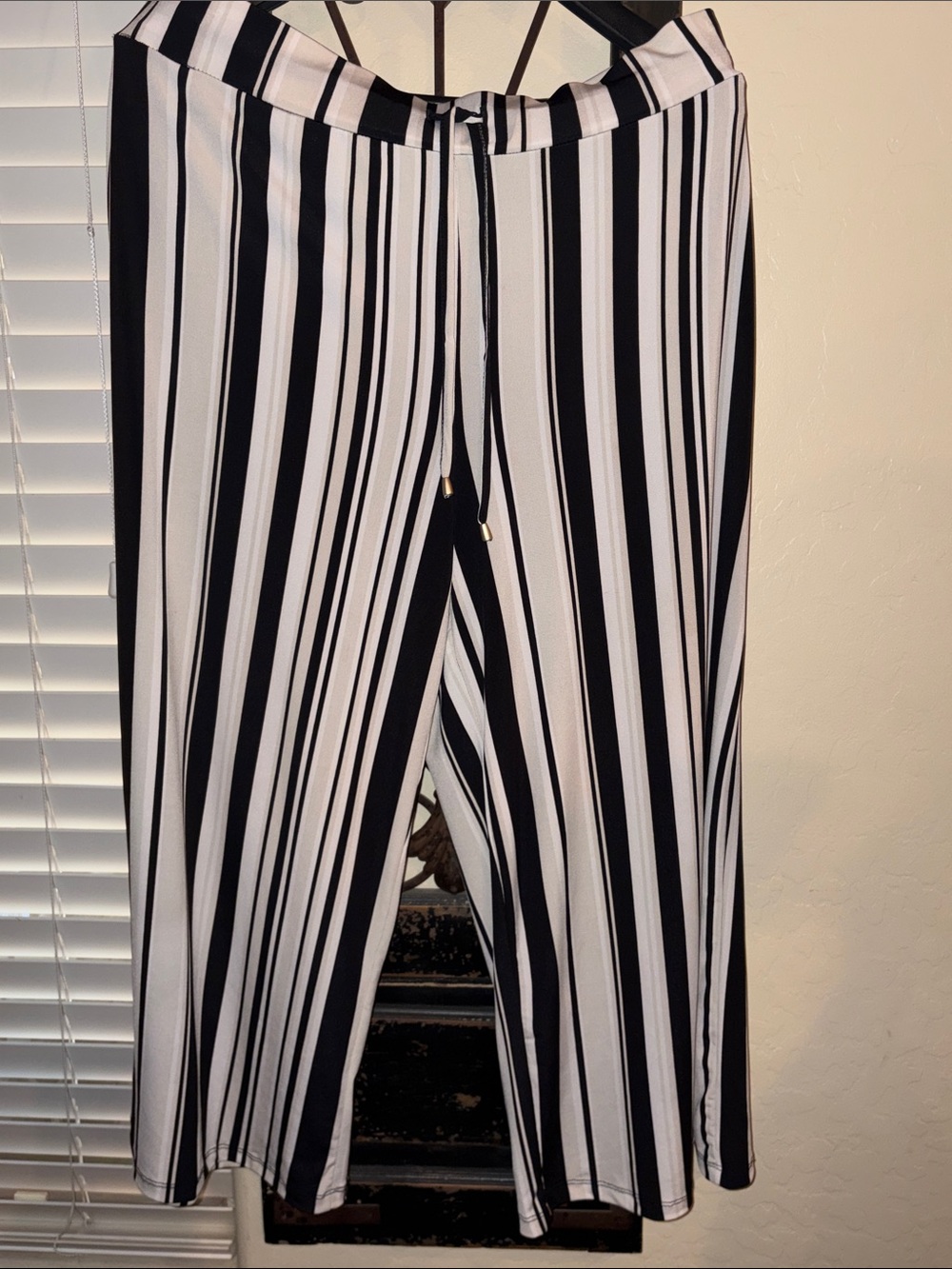 Jones New York Black White Striped Wide Leg Cropped Pants XL - Picture 6 of 7